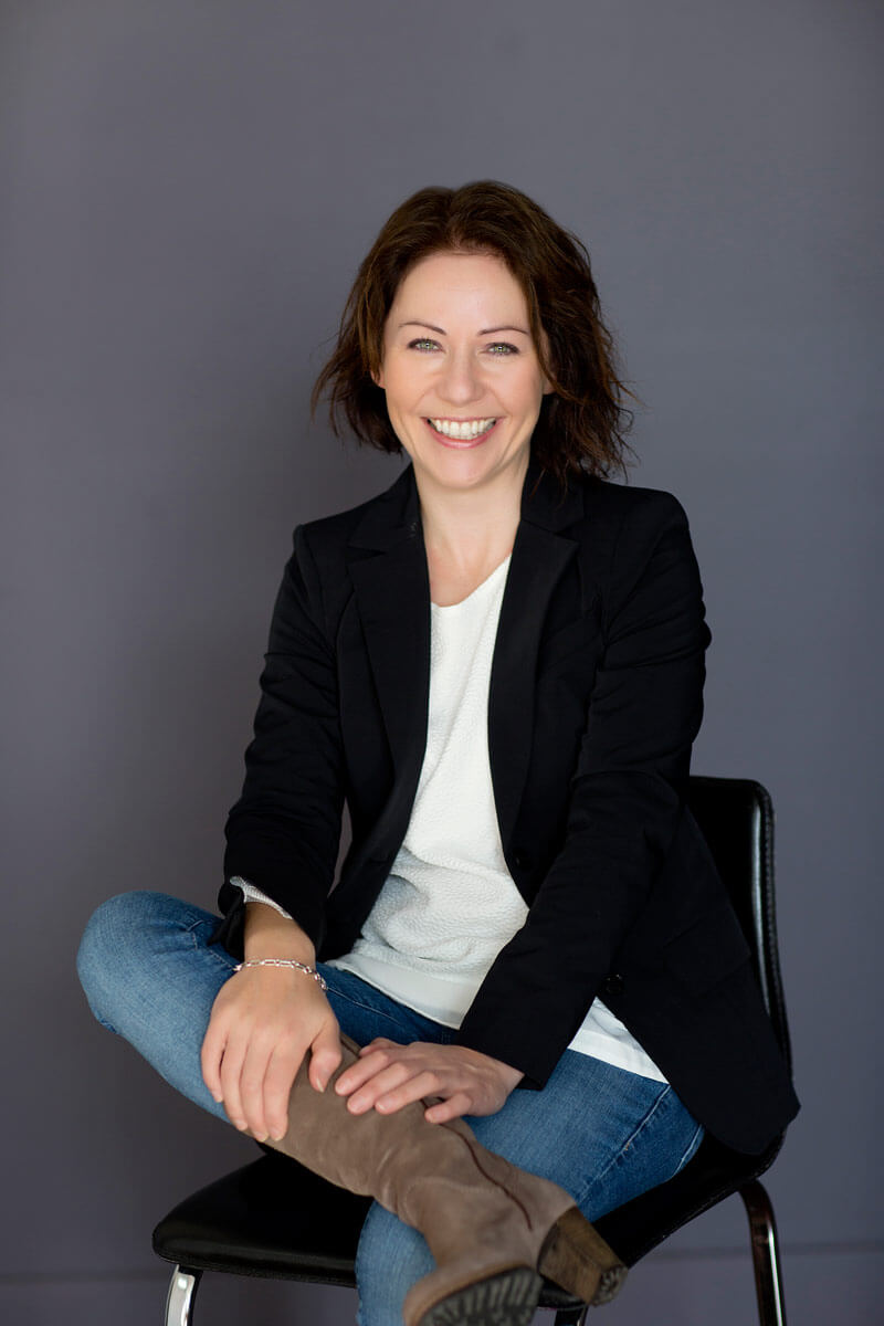 Lizzy-C-Melbourne-PortraitsF Professional headshot by Melbourne Photographer